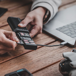 PGYTECH  ESTUCHE Y LECTOR TARJETAS